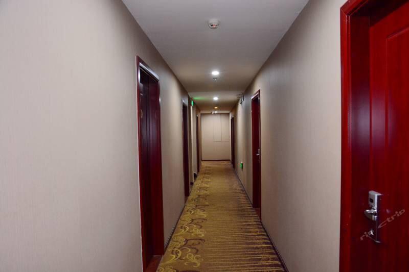 Wudangshan Jianpuzhai Hotel Danjiangkou Exterior photo
